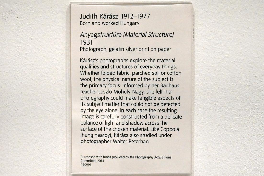Judit Kárász (1931), Materialstruktur, London, Tate Gallery of Modern Art (Tate Modern), Media Networks 2, 1931, Bild 2/2