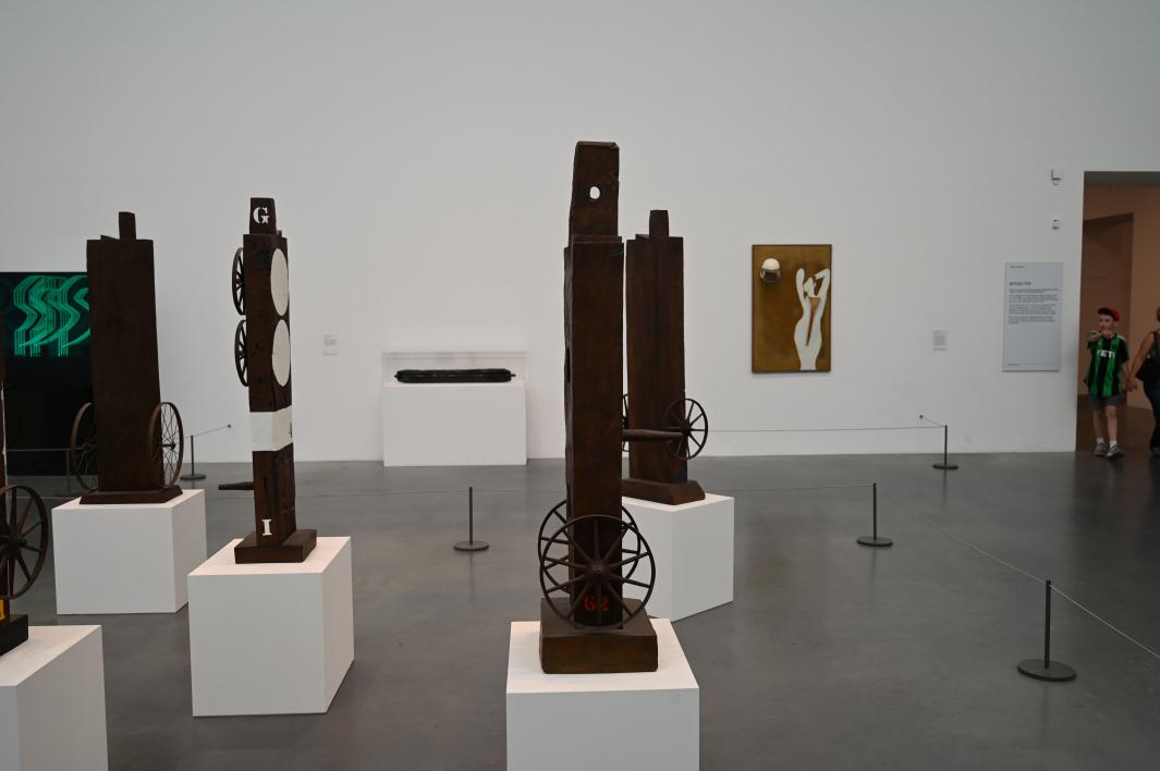 Eduardo Paolozzi (1963–1975), Die Stadt des Kreises und des Quadrats, London, Tate Gallery of Modern Art (Tate Modern), Media Networks 12, 1963–1966, Bild 5/6