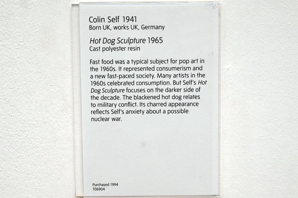 Colin Self (1965), Hot Dog Skulptur, London, Tate Gallery of Modern Art (Tate Modern), Media Networks 12, 1965, Bild 4/4