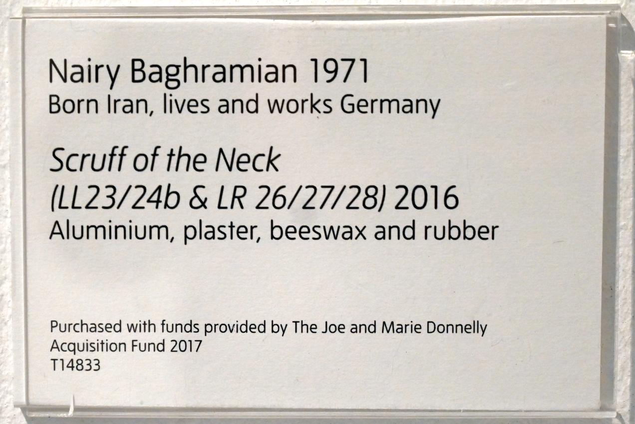 Nairy Baghramian (2016), Schramme am Hals (LL23/24b & LR 26/27/28), London, Tate Gallery of Modern Art (Tate Modern), Materials and Objects 1, 2016, Bild 2/2