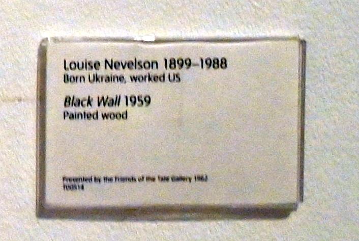 Louise Nevelson (1954–1983), Schwarze Mauer 1959, London, Tate Gallery of Modern Art (Tate Modern), Materials and Objects 7, 1959, Bild 3/3
