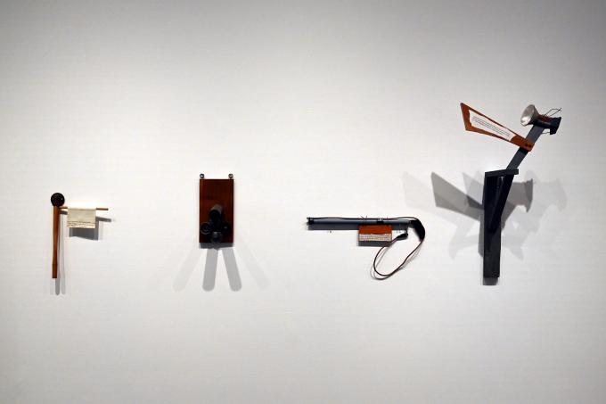 Jimmie Durham (1993–2017), Ohne Titel, London, Tate Gallery of Modern Art (Tate Modern), Materials and Objects 6, 1993–2012, Bild 4/7