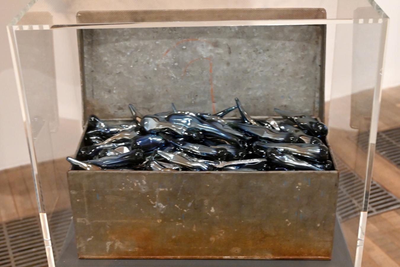 Yhonnie Scarce (2018), Erinnern Sie sich an das Königtum (Pappa Willy), London, Tate Gallery of Modern Art (Tate Modern), Colour, 2018, Bild 3/4