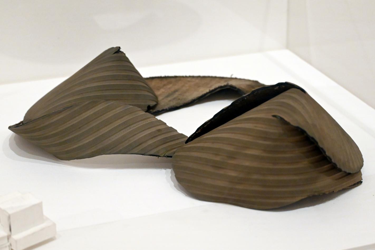 Lygia Clark (1957–1966), Obra Mole, London, Tate Gallery of Modern Art (Tate Modern), Artist and Society 2, 1964, Bild 2/3