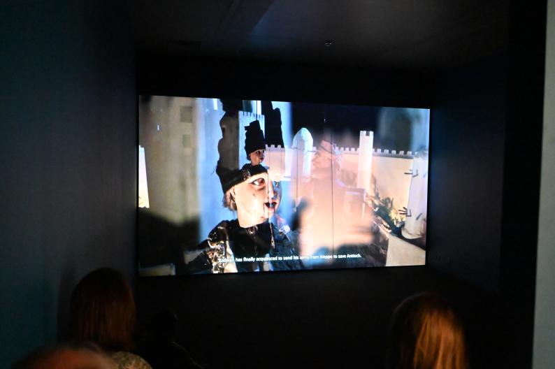 Wael Shawky (2010), Kabarettkreuzzüge: Die Horrorshow, London, Tate Gallery of Modern Art (Tate Modern), Artist and Society 13, 2010, Bild 3/5