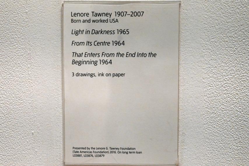 Lenore Tawney (1962–1965), Aus seiner Mitte, London, Tate Gallery of Modern Art (Tate Modern), In the Studio 1, 1964, Bild 2/2