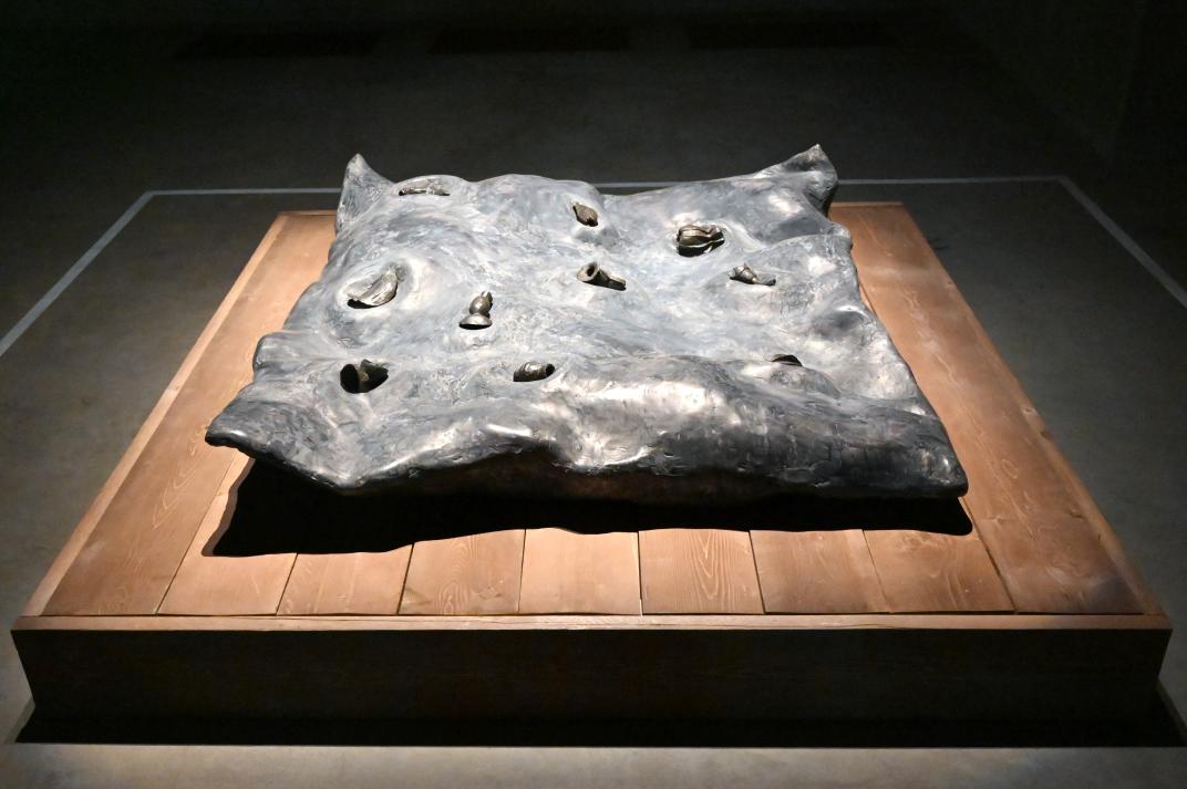 Veronica Ryan (1985), Relikte im Kissen der Träume, London, Tate Gallery of Modern Art (Tate Modern), The Tanks, 1985, Bild 3/5