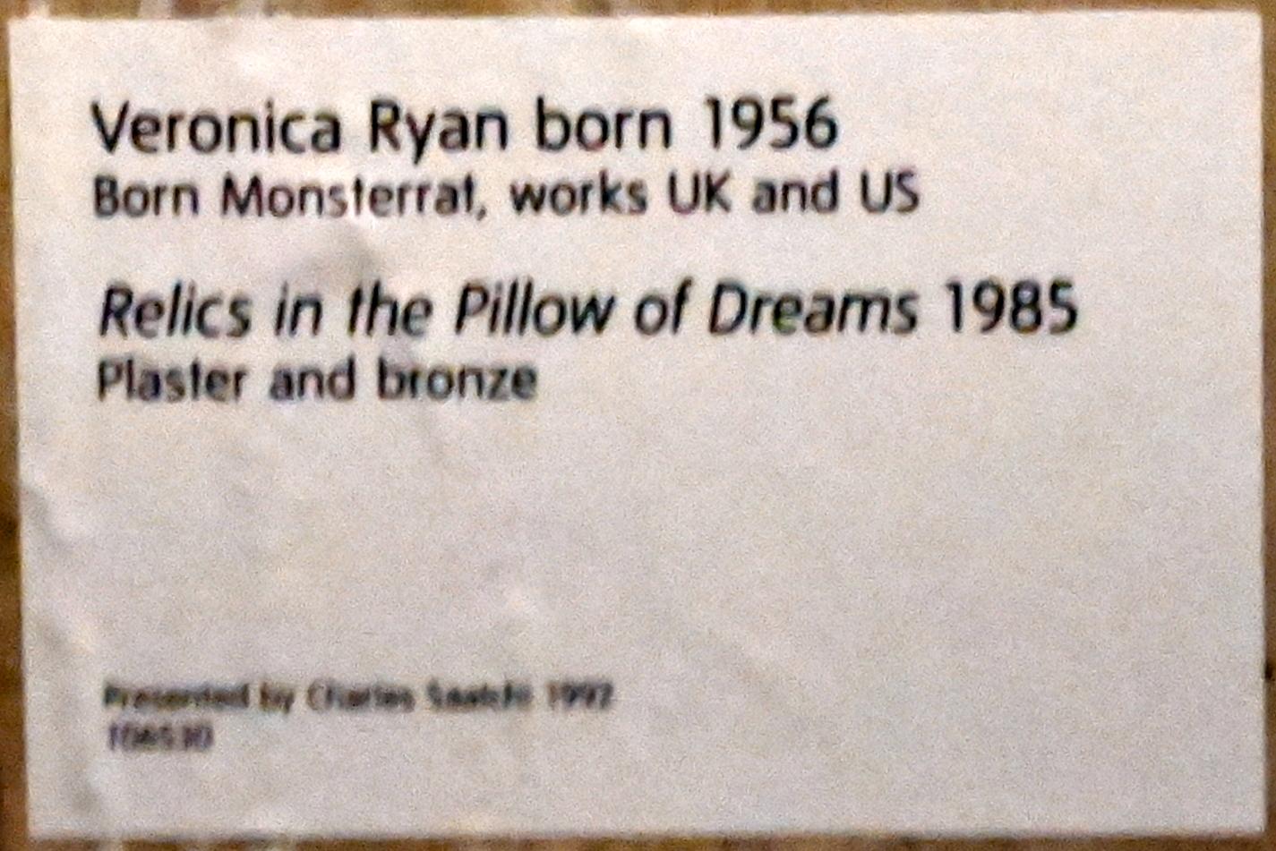 Veronica Ryan (1985), Relikte im Kissen der Träume, London, Tate Gallery of Modern Art (Tate Modern), The Tanks, 1985, Bild 4/5