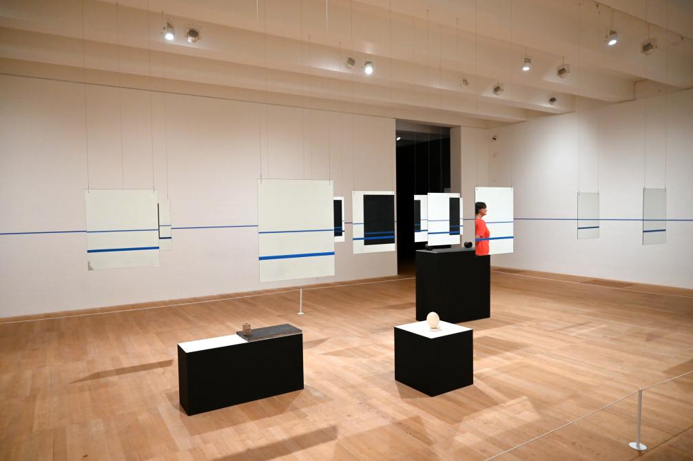 Edward Krasiński (1968–2001), Ohne Titel, London, Tate Gallery of Modern Art (Tate Modern), Performer and Participant 8, 2001, Bild 3/6