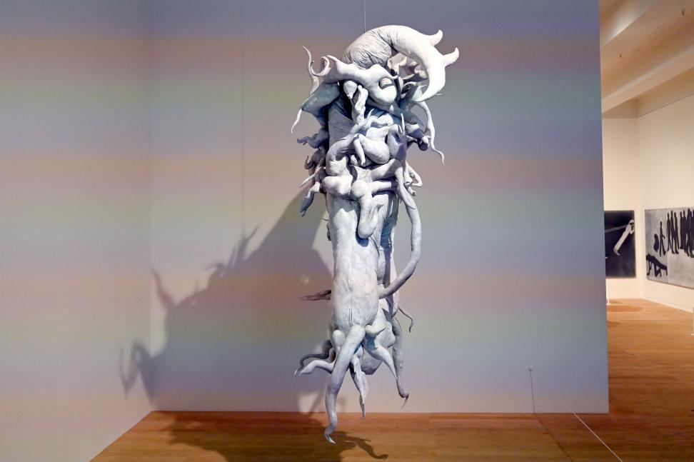 Lee Bul (1988–1990), Ohne Titel (Gier nach Weiß), London, Tate Gallery of Modern Art (Tate Modern), Performer and Participant 3, 1988, Bild 2/4