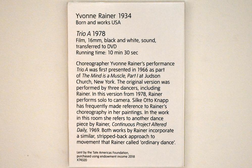 Yvonne Rainer (1966–1978), Trio A, London, Tate Gallery of Modern Art (Tate Modern), Performer and Participant 2, 1978, Bild 4/4
