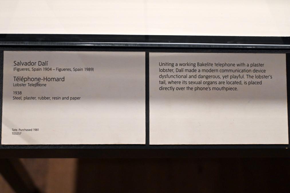 Salvador Dalí (1924–1965), Hummer-Telefon, London, Tate Modern, Ausstellung "Surrealism Beyond Borders" vom 24.02.-29.08.2022, Saal 2, 1938, Bild 2/2