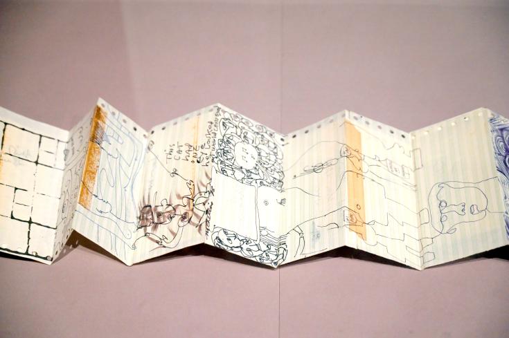 Ted Joans (1958–2003), Langstrecke, London, Tate Modern, Ausstellung "Surrealism Beyond Borders" vom 24.02.-29.08.2022, Saal 8, 1976–2005, Bild 2/3