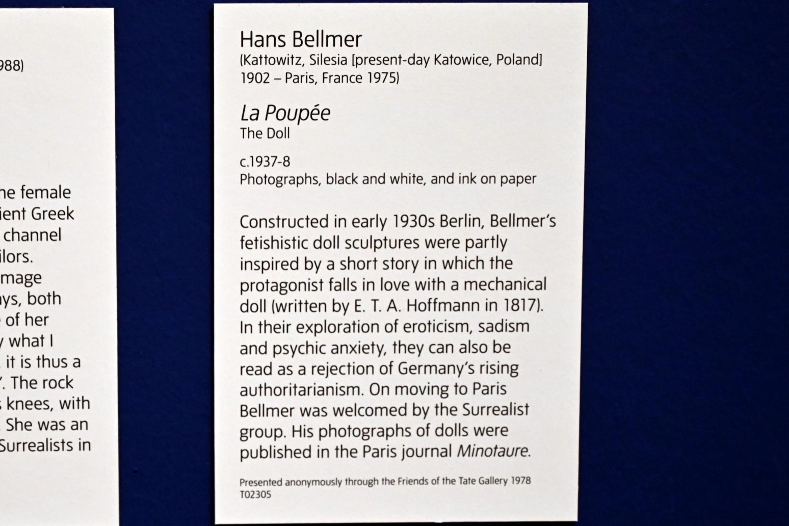 Hans Bellmer (1934–1970), Die Puppe, London, Tate Modern, Ausstellung "Surrealism Beyond Borders" vom 24.02.-29.08.2022, Saal 9, um 1937–1938, Bild 2/2