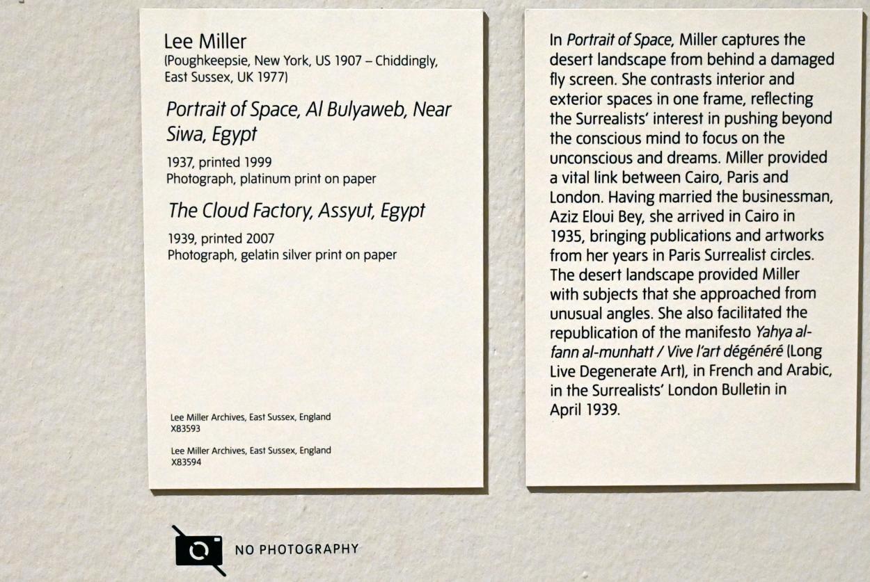 Lee Miller (1937–1939): Porträt des Weltraums, Al Bulwayeb, bei Siwa, Ägypten, 1937