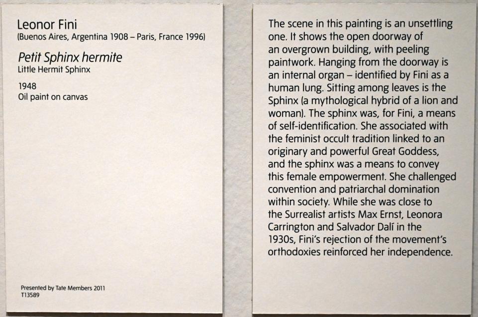 Leonor Fini (1948), Kleine Einsiedler-Sphinx, London, Tate Modern, Ausstellung "Surrealism Beyond Borders" vom 24.02.-29.08.2022, Saal 11, 1948, Bild 2/2