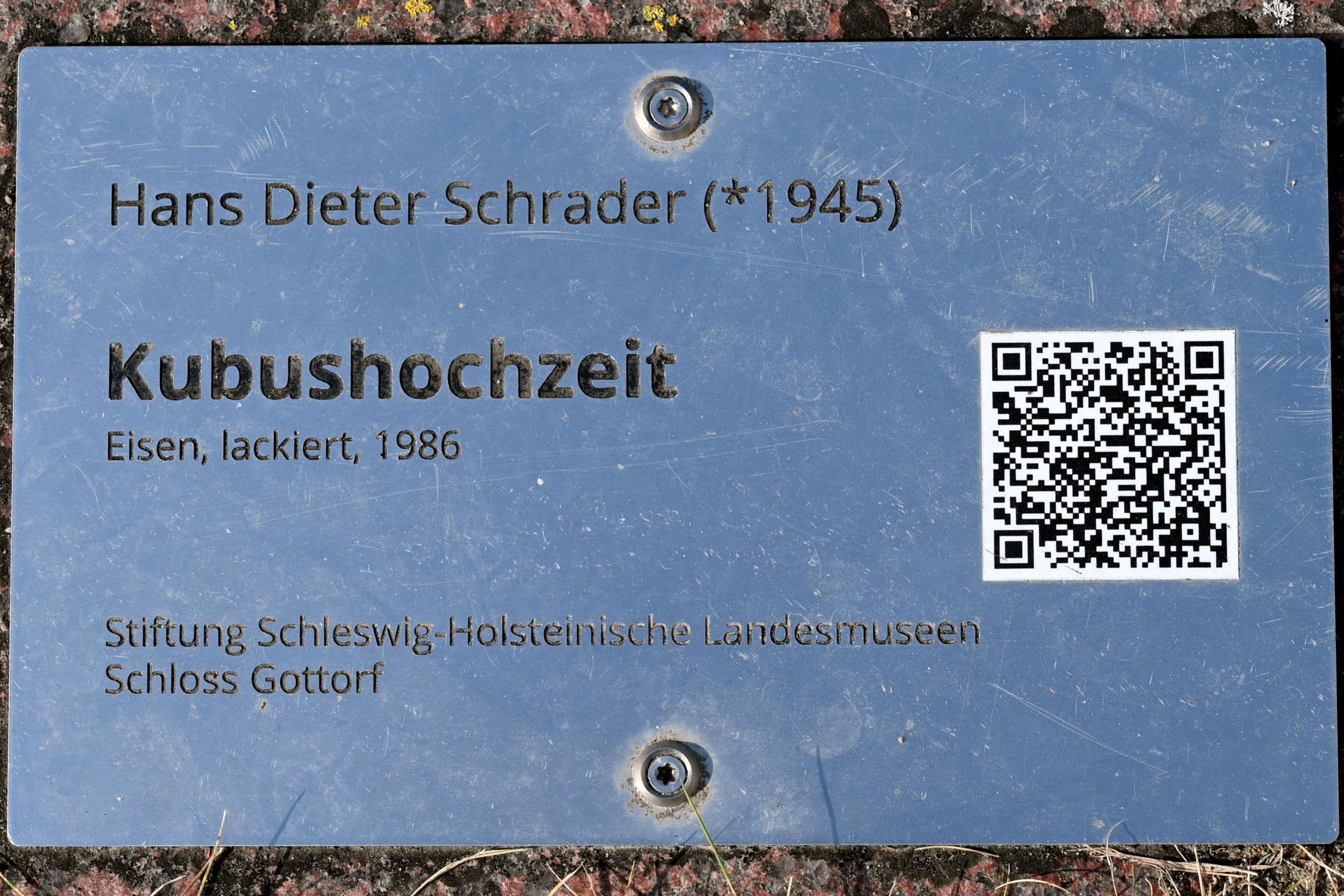 HD Schrader (Hans-Dieter Schrader) (1986), Kubushochzeit, Schleswig, Landesmuseum für Kunst und Kulturgeschichte, Außenbereich, 1986, Bild 3/3