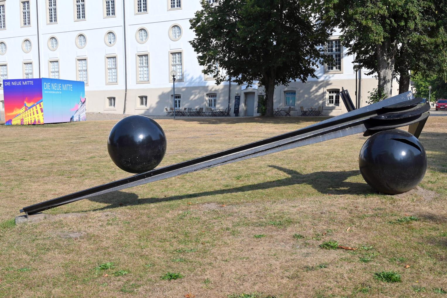 Bernhard Heiliger (1965–1983), Baum zwischen zwei Welten, Schleswig, Landesmuseum für Kunst und Kulturgeschichte, Außenbereich, 1982, Bild 2/4