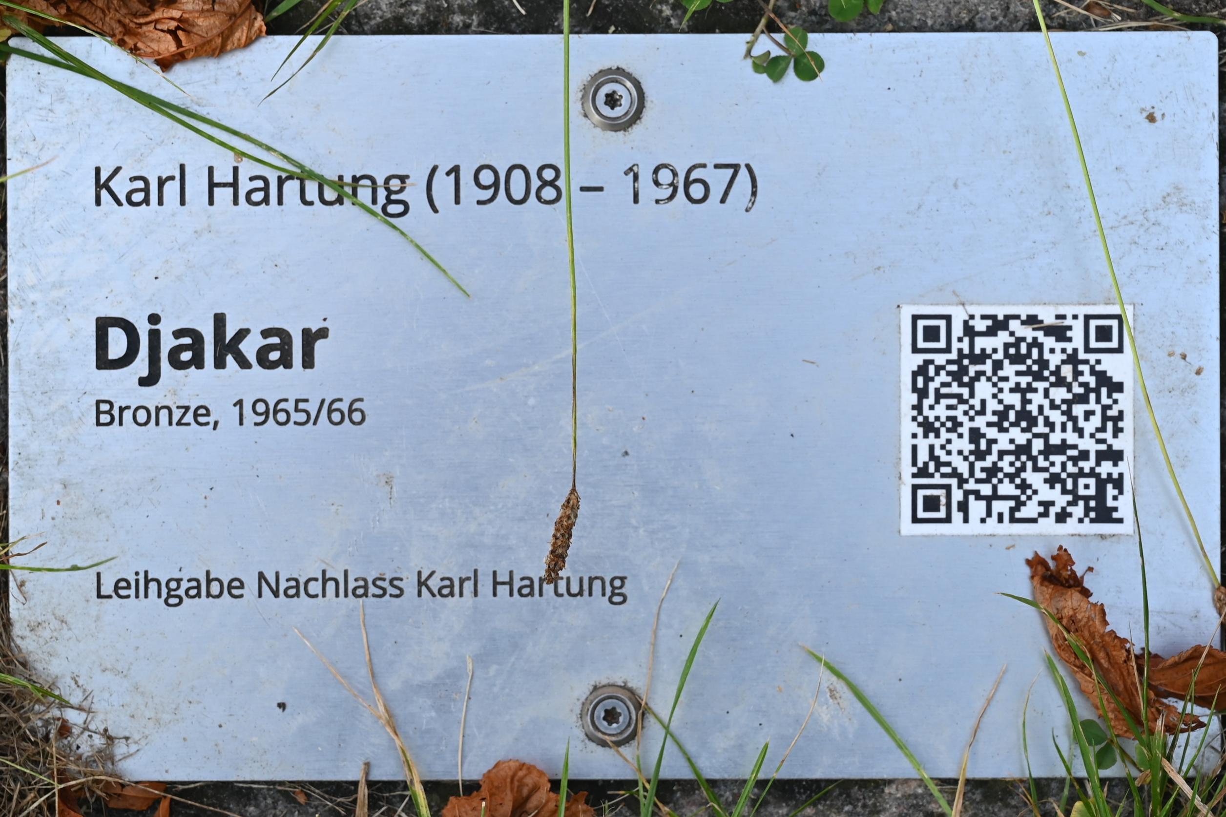 Karl Hartung (1950–1966), Djakar, Schleswig, Landesmuseum für Kunst und Kulturgeschichte, Außenbereich, 1965–1966, Bild 3/3