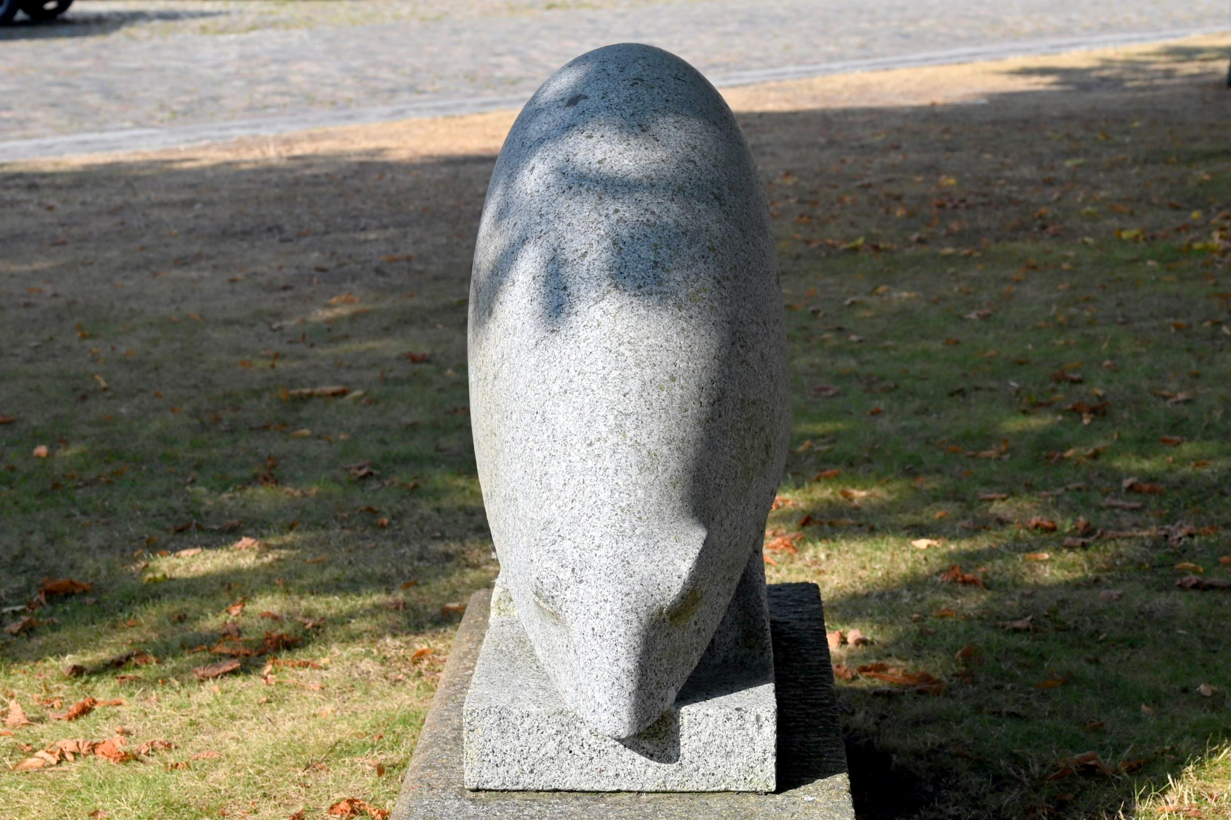 Klaus Kütemeier (1981–2009), Tierähnliche Form, Schleswig, Landesmuseum für Kunst und Kulturgeschichte, Außenbereich, 1998–2006, Bild 2/3