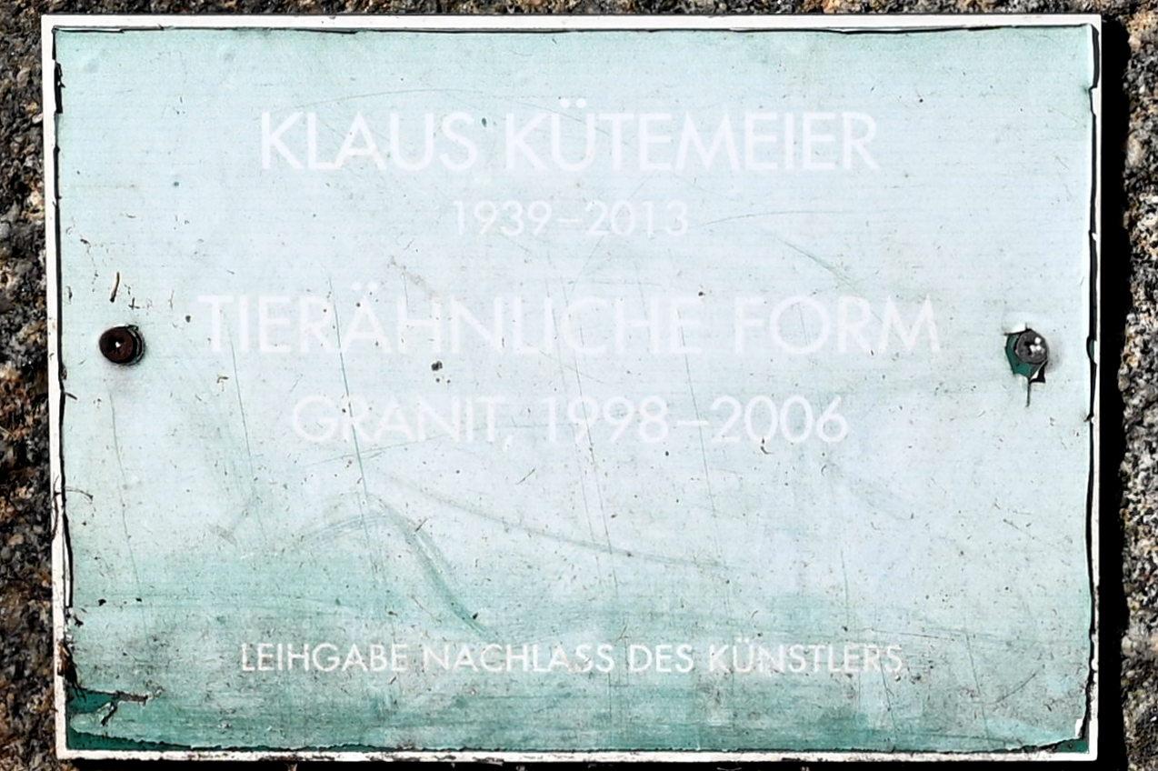 Klaus Kütemeier (1981–2009), Tierähnliche Form, Schleswig, Landesmuseum für Kunst und Kulturgeschichte, Außenbereich, 1998–2006, Bild 3/3