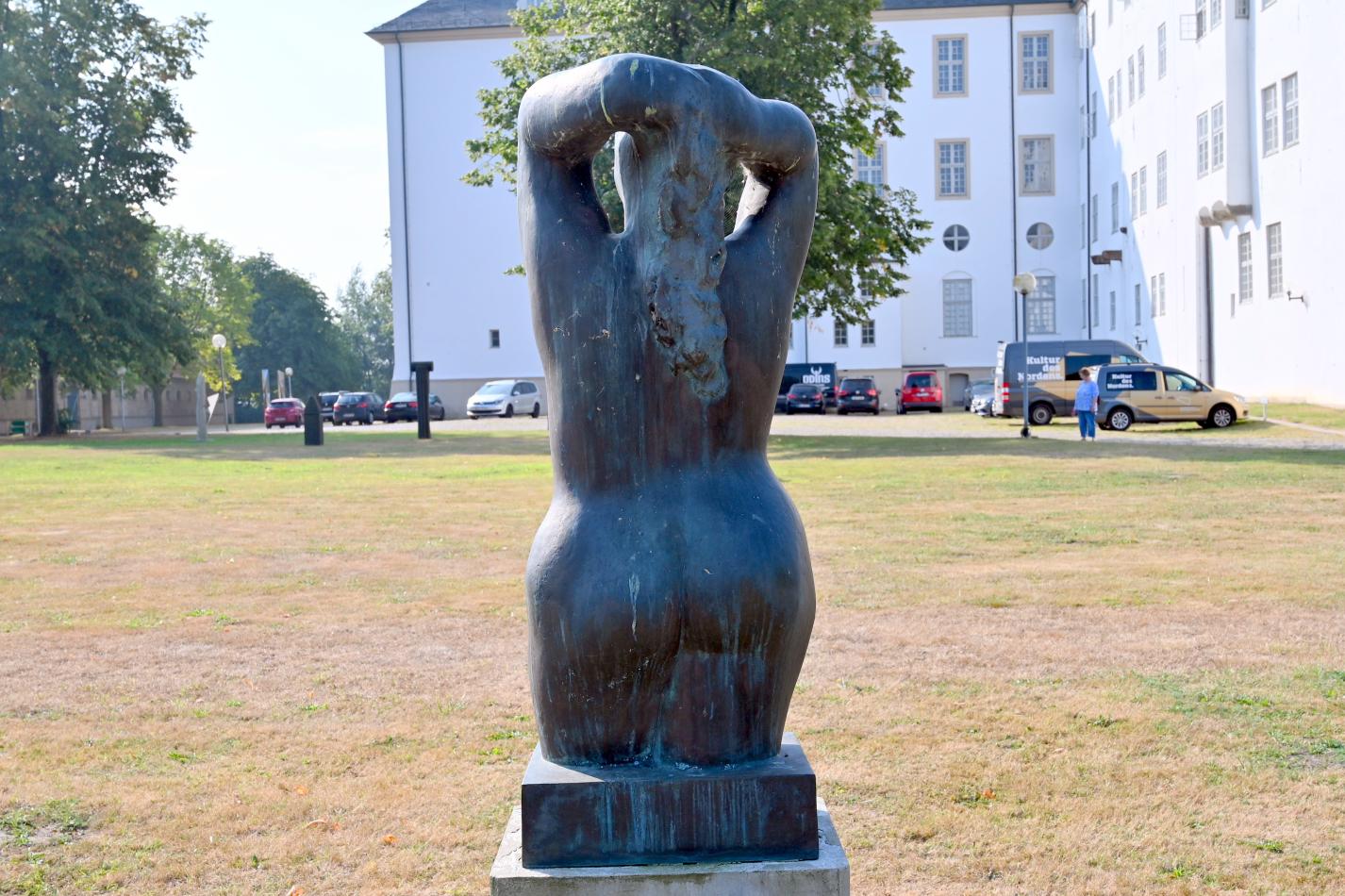 Hans Martin Ruwoldt (1932–1955), Torso, Schleswig, Landesmuseum für Kunst und Kulturgeschichte, Außenbereich, 1932, Bild 2/3