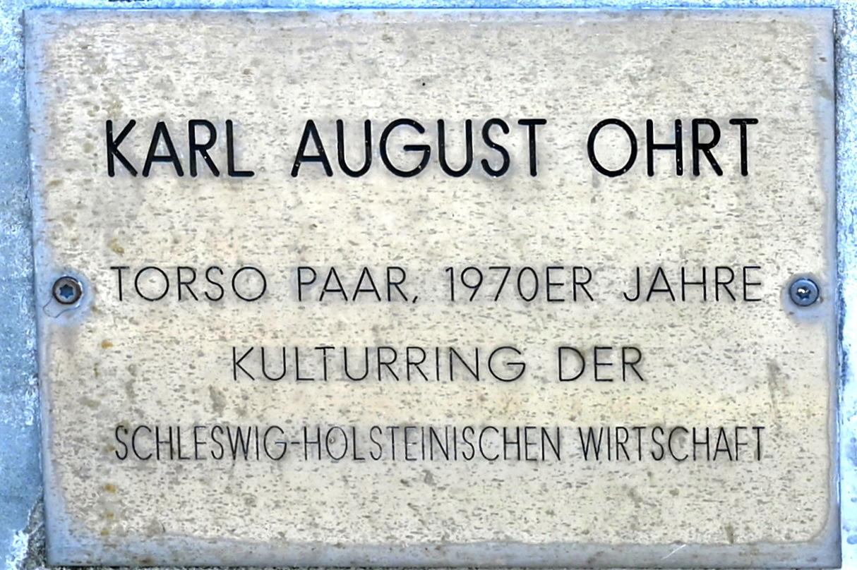 Karl August Ohrt (1975), Torso Paar, Schleswig, Landesmuseum für Kunst und Kulturgeschichte, Außenbereich, um 1970–1980, Bild 3/3