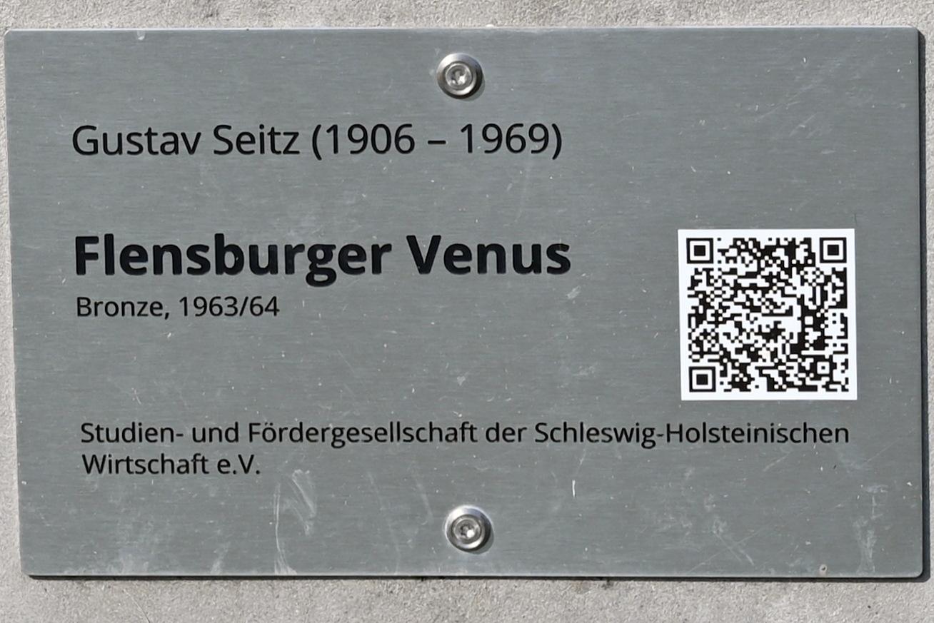 Gustav Seitz (1959–1964), Flensburger Venus, Schleswig, Landesmuseum für Kunst und Kulturgeschichte, Außenbereich, 1963–1964, Bild 3/3