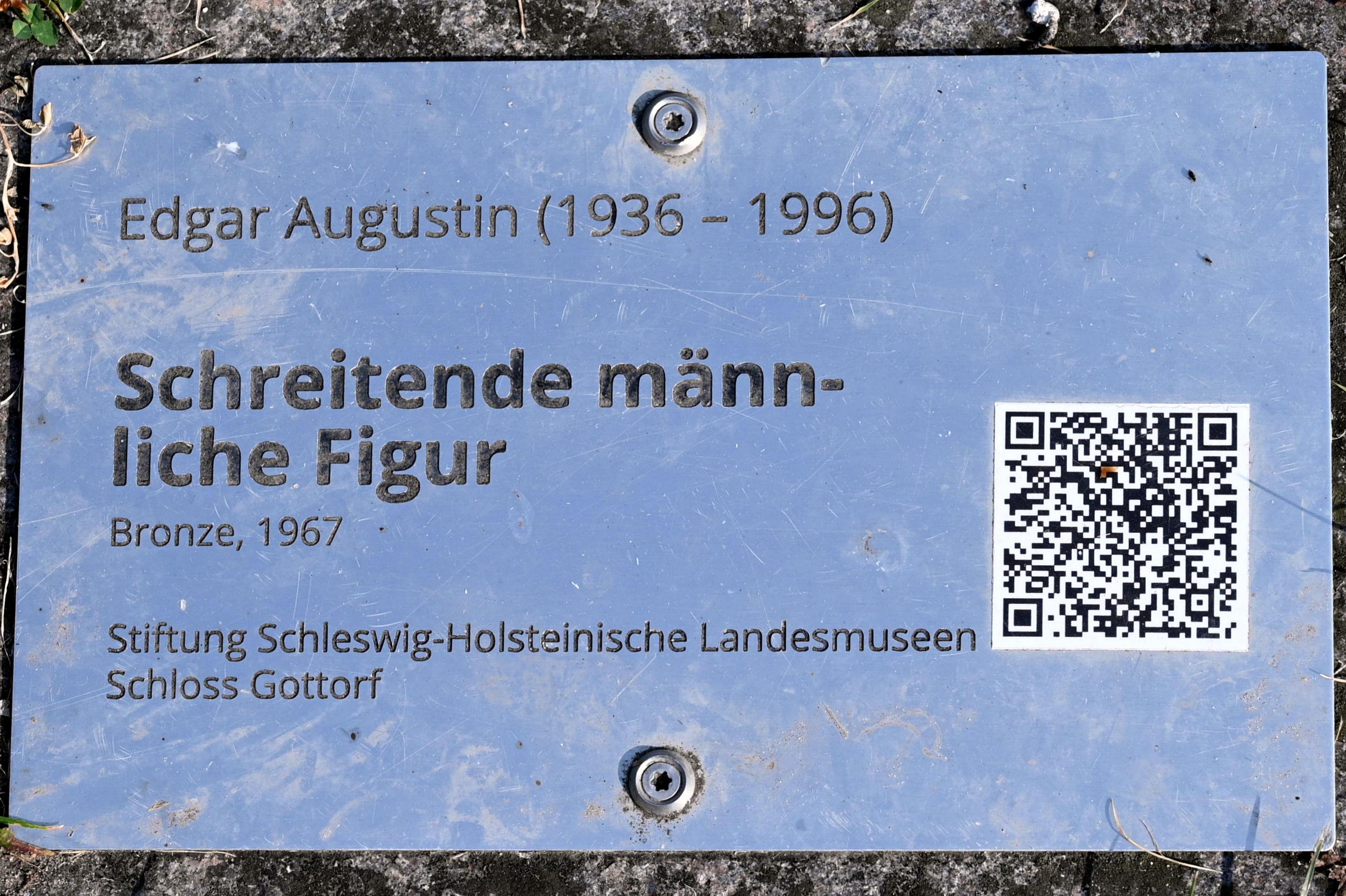 Edgar Augustin (1967), Schreitende männliche Figur, Schleswig, Landesmuseum für Kunst und Kulturgeschichte, Außenbereich, 1967, Bild 3/3