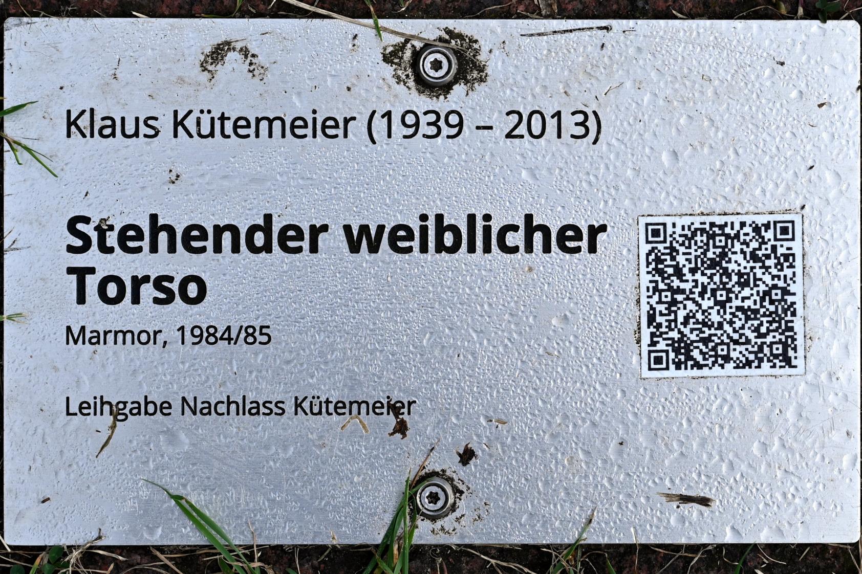Klaus Kütemeier (1981–2009), Stehender weiblicher Torso, Schleswig, Landesmuseum für Kunst und Kulturgeschichte, Außenbereich, 1984–1985, Bild 3/3