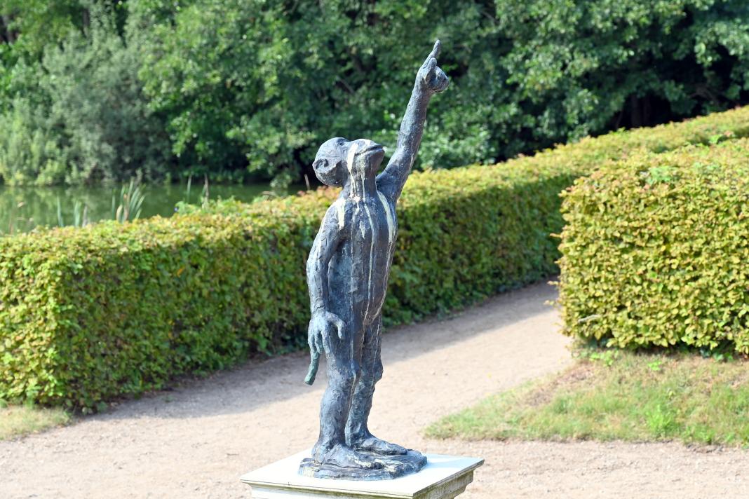 Jörg Immendorff (1965–2007), Constantin Brâncuși, Schleswig, Landesmuseum für Kunst und Kulturgeschichte, Außenbereich, 2002, Bild 2/3