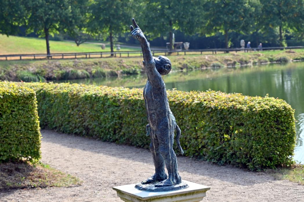 Jörg Immendorff (1965–2007), Constantin Brâncuși, Schleswig, Landesmuseum für Kunst und Kulturgeschichte, Außenbereich, 2002, Bild 3/3