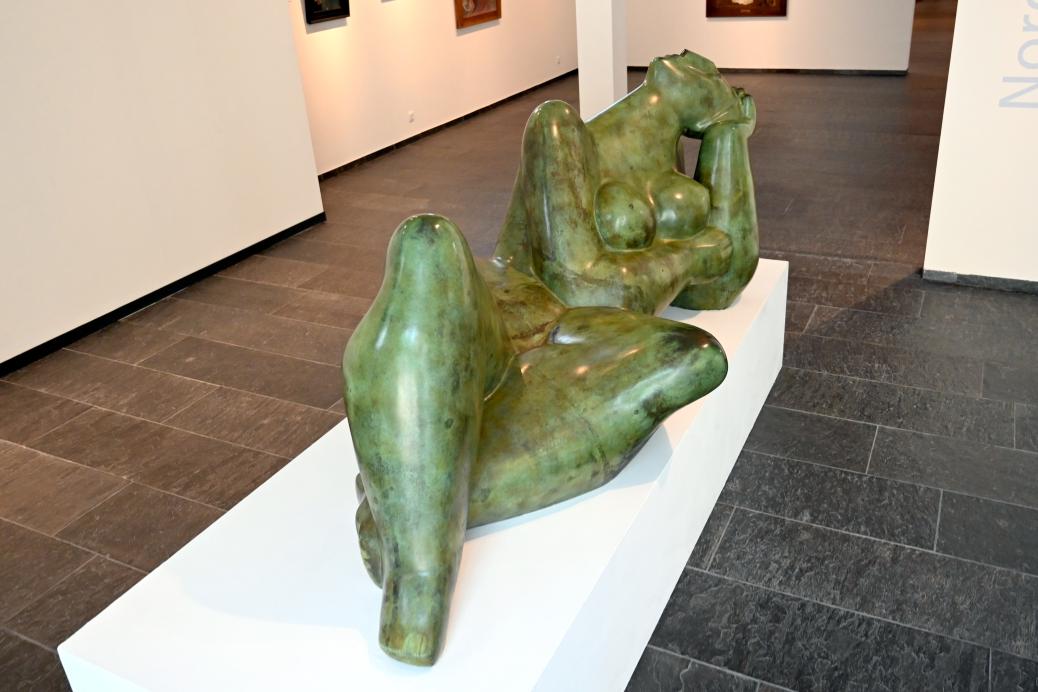 Karl Hartung (1950–1966), Große Liegende, Schleswig, Landesmuseum für Kunst und Kulturgeschichte, Galerie der Klassischen Moderne, 1951, Bild 2/4