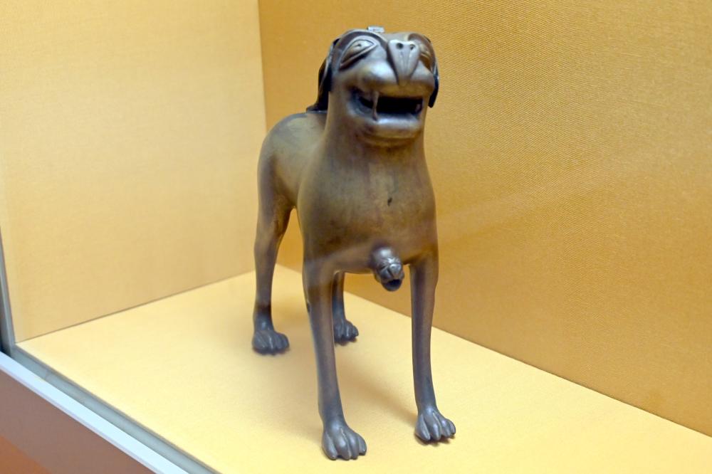 Aquamanile in Form eines Hundes, Schleswig, Landesmuseum für Kunst und Kulturgeschichte, Saal 9, um 1400, Bild 2/3