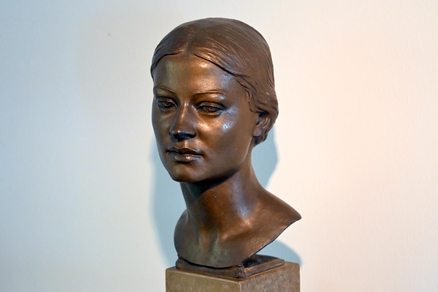 Hans Schwegerle (1906–1936), Büste Mila de Pinggera, Schleswig, Landesmuseum für Kunst und Kulturgeschichte, Jugendstil, 1915, Bild 2/3