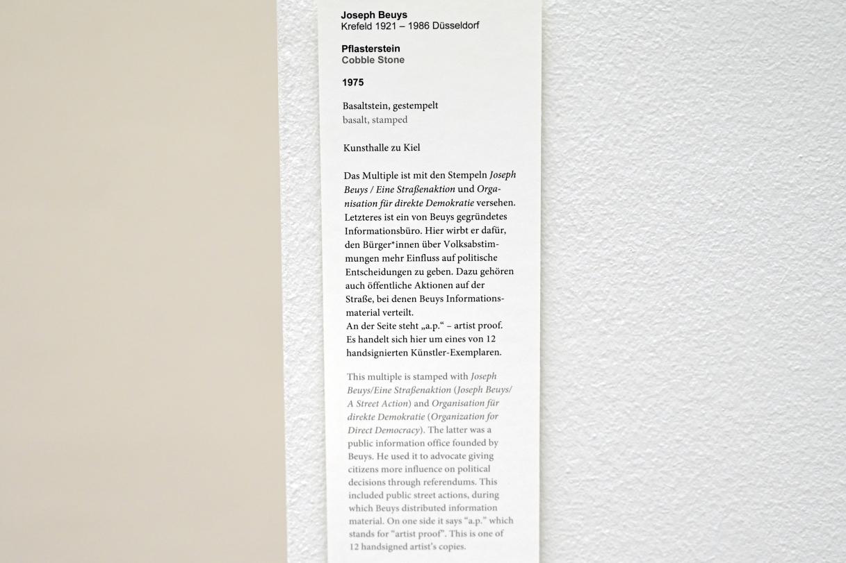 Joseph Beuys (1948–1985), Pflasterstein, Kiel, Kunsthalle, Natur als Material, 1975, Bild 4/4