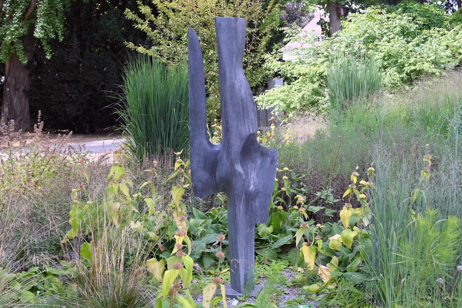 Willy Lütcke (1972), Stele (Plastik III/72), Regensburg, Stadtpark, 1972, Bild 2/5