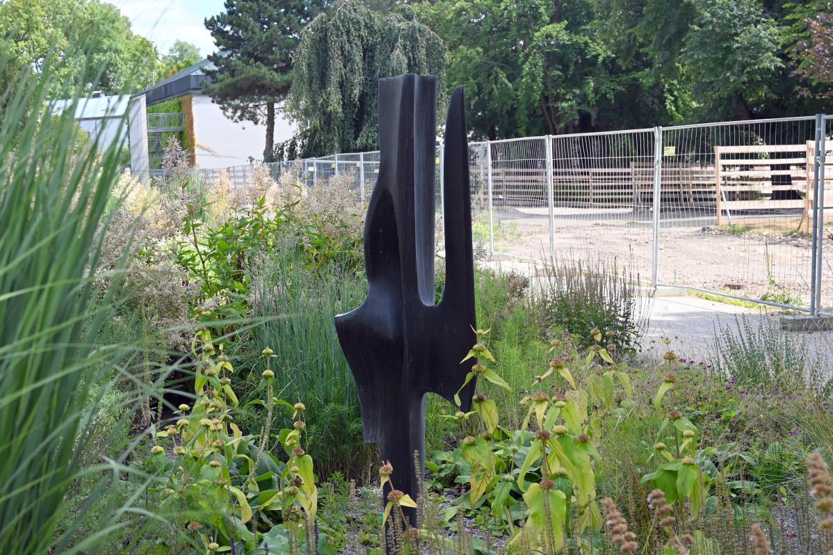 Willy Lütcke (1972), Stele (Plastik III/72), Regensburg, Stadtpark, 1972, Bild 3/5