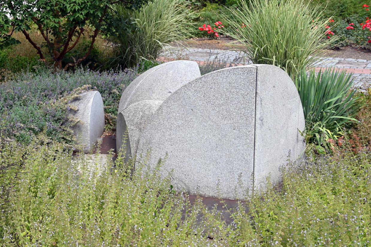 Walter Grill (1988), Teilung, Regensburg, Stadtpark, 1988, Bild 4/5