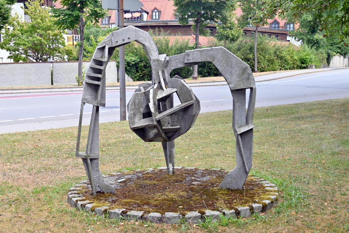 Sabine Staub (1997), Fruchtform V, Regensburg, Stadtpark, 1997, Bild 3/8