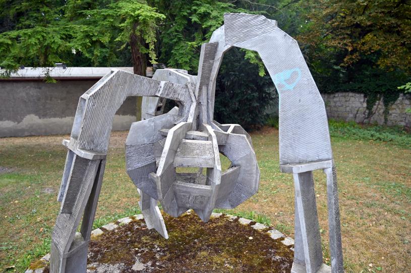 Sabine Staub (1997), Fruchtform V, Regensburg, Stadtpark, 1997, Bild 4/8