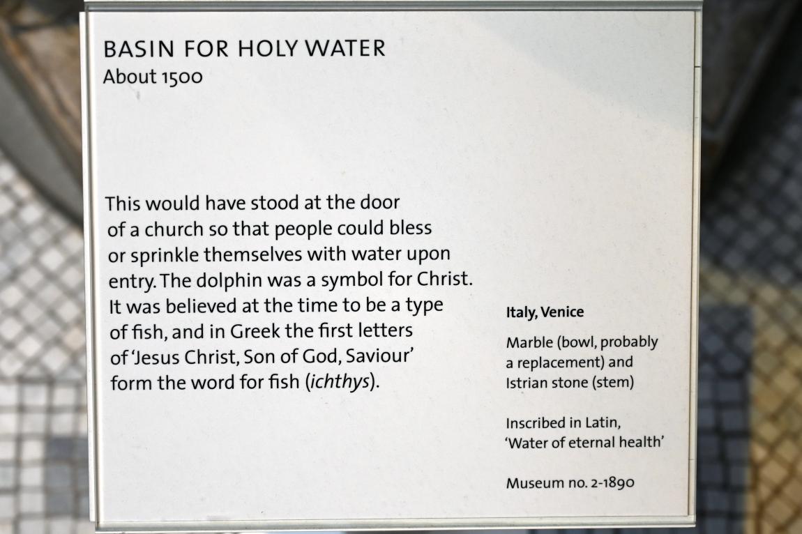 Weihwasserbecken, London, Victoria and Albert Museum, 0. Etage, Mittelalter und Renaissance, um 1500, Bild 3/3