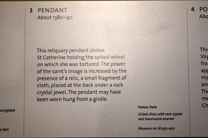 Anhänger, London, Victoria and Albert Museum, -1. Etage, Mittelalter und Renaissance, um 1380–1390, Bild 2/2