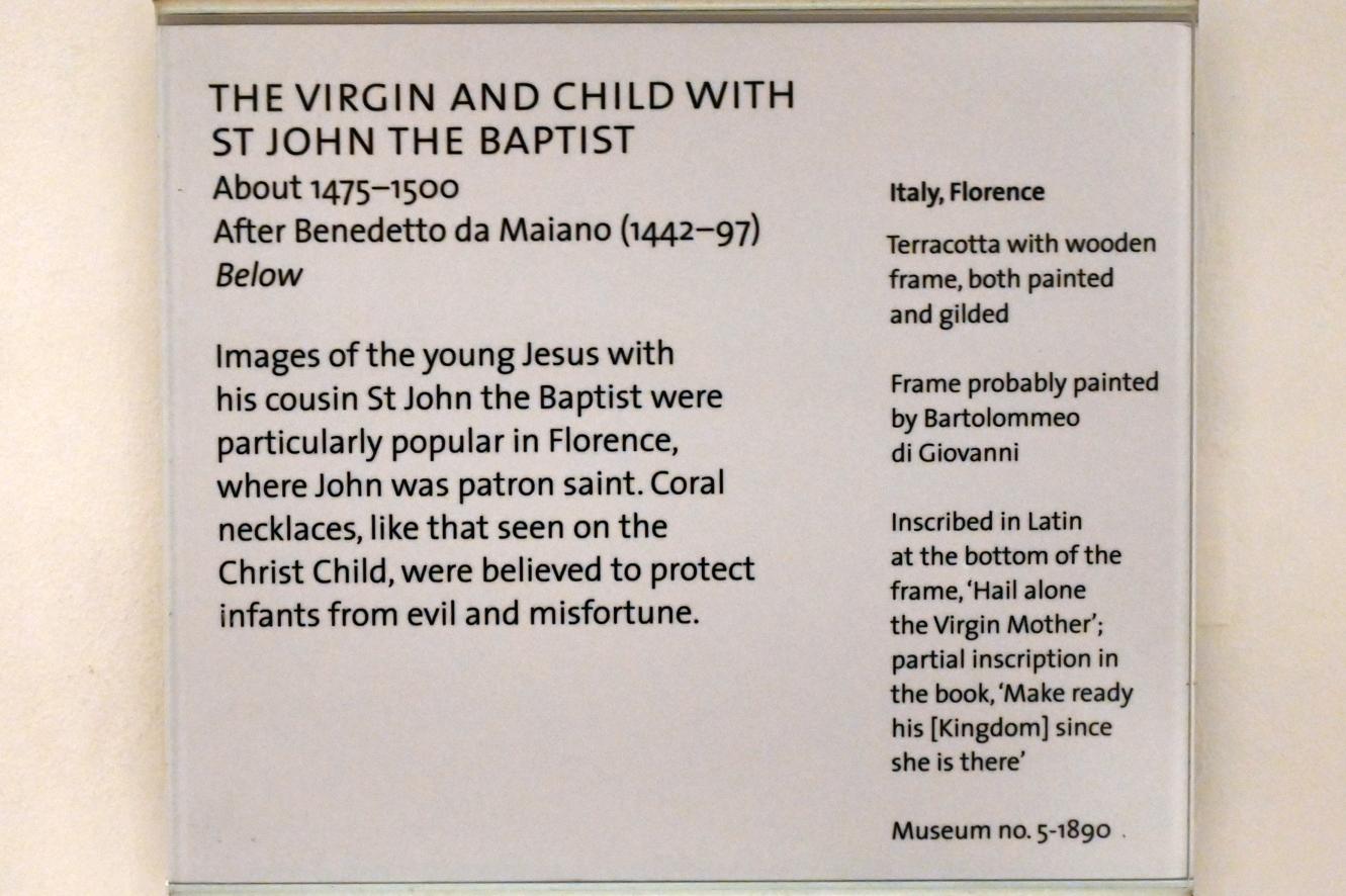 Benedetto da Maiano (Nachahmer) (1475–1497), Maria mit Kind und Johannes dem Täufer, London, Victoria and Albert Museum, 1. Etage, um 1475–1500, Bild 2/2