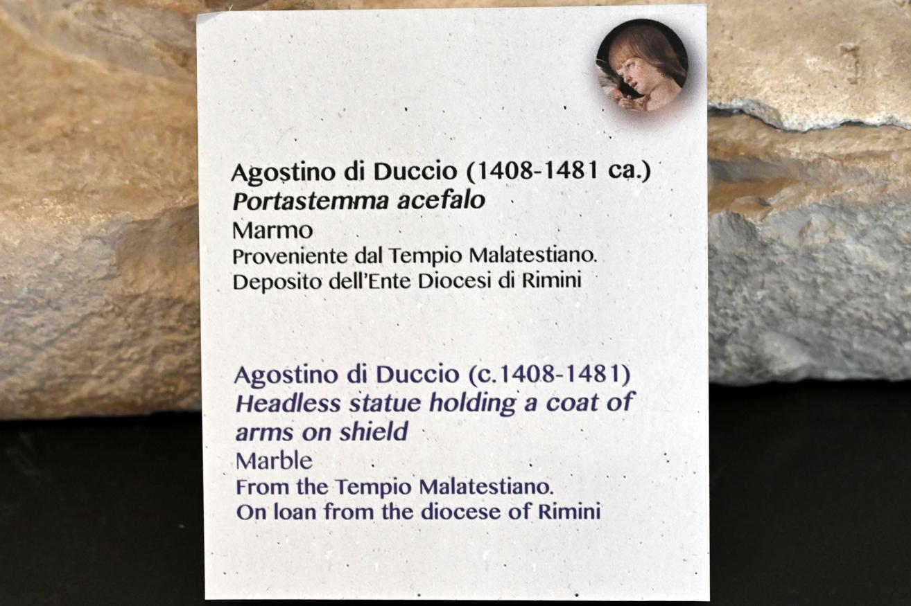 Agostino di Duccio (1446–1470), Statuenfragment mit Wappen, Rimini, Dom (Tempio Malatestiano), jetzt Rimini, Stadtmuseum, Obergeschoss Saal 2, Undatiert, Bild 2/2