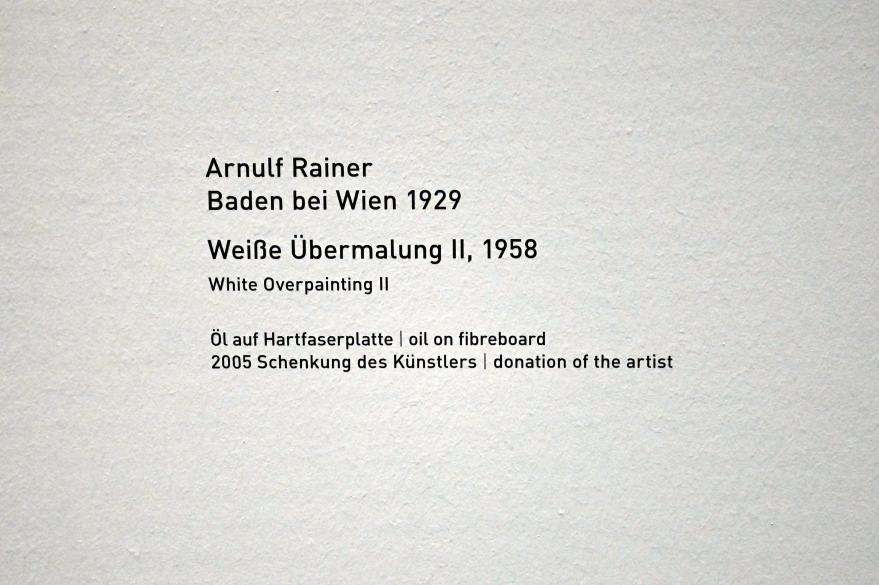 Arnulf Rainer (1956–1991), Weiße Übermalung II, München, Pinakothek der Moderne, Saal 31 2022, 1958, Bild 2/2