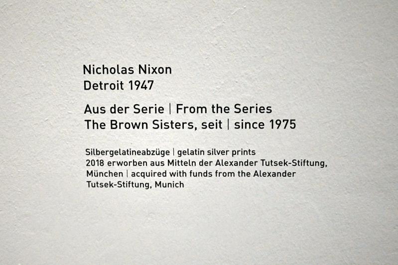 Nicholas Nixon (1997), The Brown Sisters, München, Pinakothek der Moderne, Saal 31 2022, 1975–2020, Bild 6/6