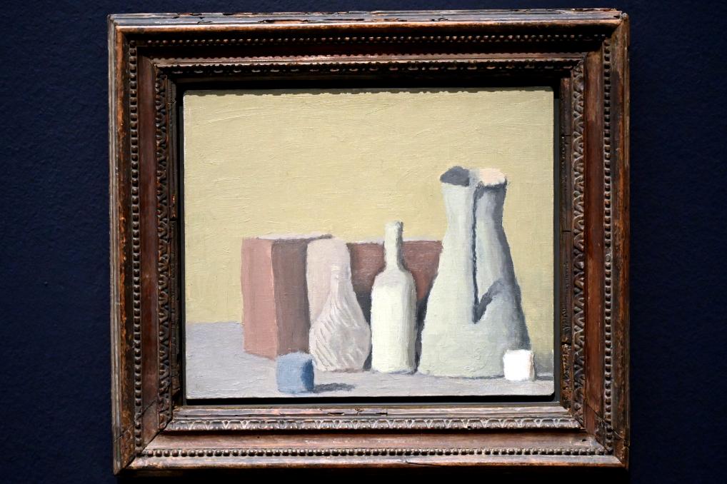 Giorgio Morandi (1935–1959), Stillleben mit Flaschen, München, Pinakothek der Moderne, Saal 30 2022, 1958