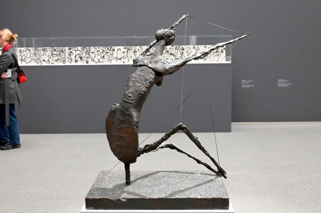 Germaine Richier (1930–1959), Die Ameise (La Fourmie), München, Pinakothek der Moderne, Saal 7 2022, 1953, Bild 3/7