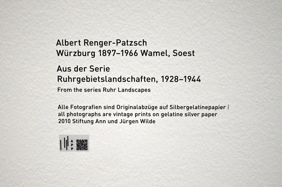 Albert Renger-Patzsch (1925–1959), Zeche Germania in Dortmund-Marten, München, Pinakothek der Moderne, Saal 9 2022, 1944, Bild 3/4